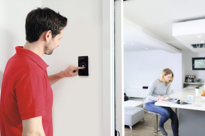 Bosch Home Comfort te ayuda a gestionar la tecnología para mantener el consumo a raya